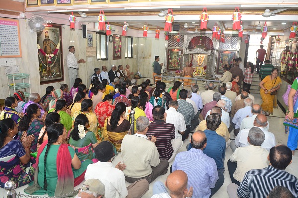 Aarti by Maharaja Samrjitsingh Gaekward